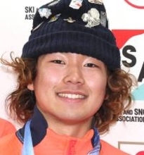 【オリックス】ミラノ五輪スノーボード男子スロープスタイル銀メダリストの長谷川帝勝が５・２０ソフトバンク戦で始球式