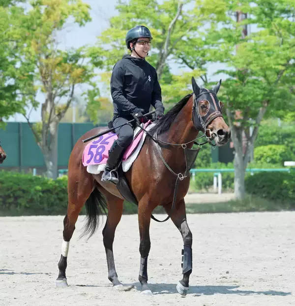 【葵Ｓ】ショウナンカリスは力強く５２秒３をマーク　加藤士調教師「１２００メートルの方が思い切って乗れる」