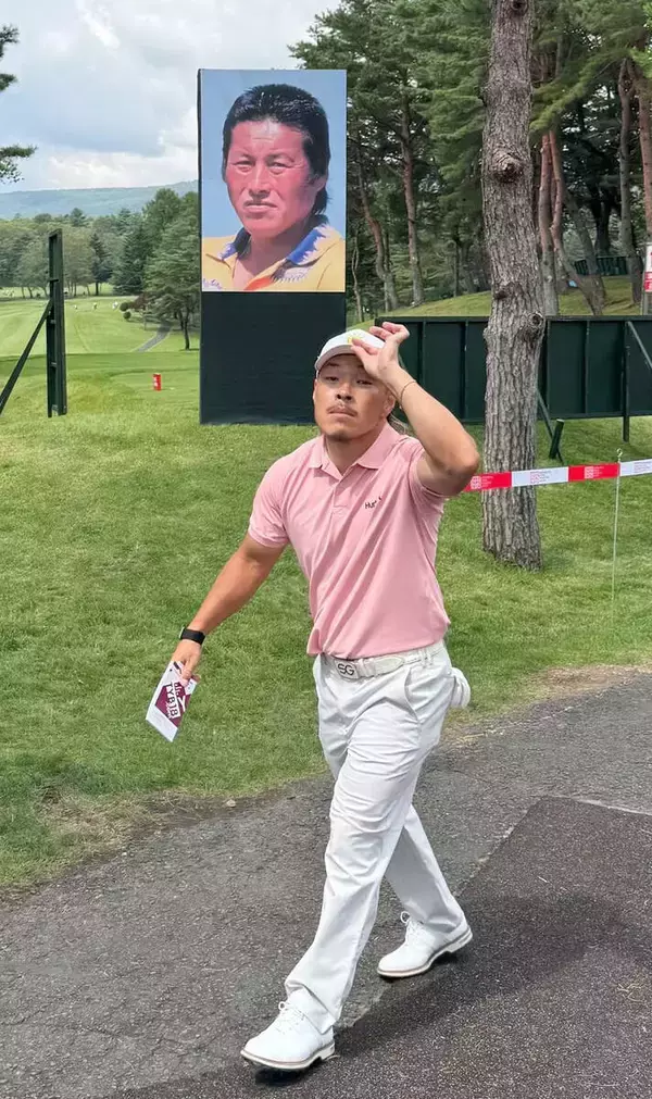 【男子ゴルフ】藤本佳則がホスト大会で好発進　「ほんま、かっこいい」ジャンボ尾崎さんの声と写真が力に