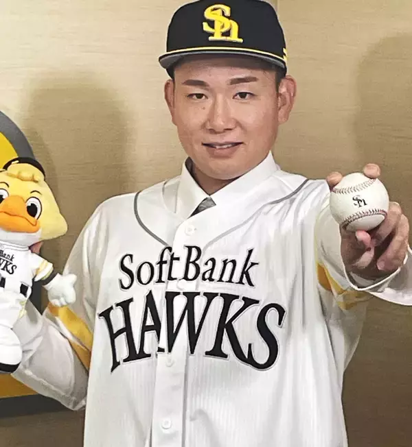 【ソフトバンク】現役ドラフトで加入の中村稔弥が入団会見　城島ＣＢＯの実家と徒歩圏内の佐世保出身