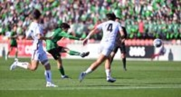 【高校サッカー】昌平のＪ内定コンビが前半に圧巻２発　高知に３―０で後半へ