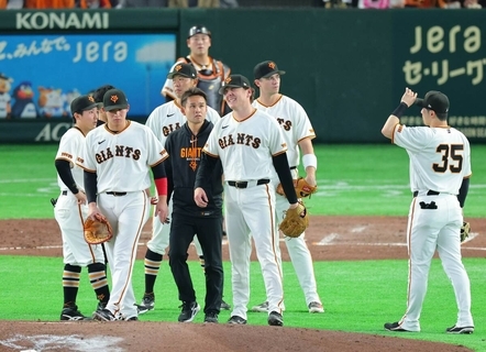 【巨人】ハワードにアクシデント　マウンド付近に座り込み４回途中で降板　２番手はドラフト２位・田和廉