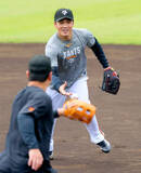 「巨人・則本昂大「いろいろなものが普段と違う」移籍後初勝利へ鍵は地方球場の“心得”」の画像1