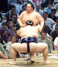 横綱・大の里、１４日目に勝ち越し「落ち着いてしっかり準備できた」２場所連続休場明けで奮闘