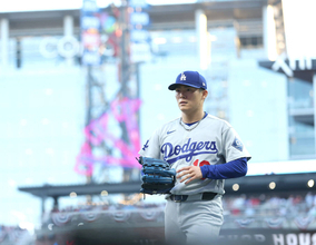 山本由伸が明かした使命感「とにかく絶対勝たないと」　魂の９８球、７回１失点快投　日本人史上３人目の１０Ｋで地区Ｓ突破王手「どの球種もいいところに投げられた」