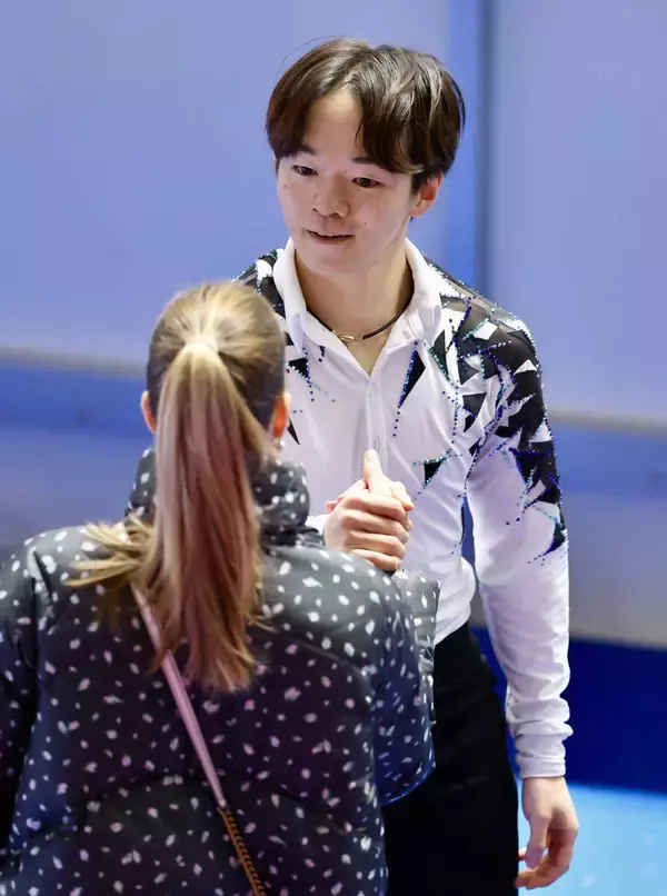 【全日本フィギュア】連覇を狙う鍵山優真は首位発進　佐藤駿は５位