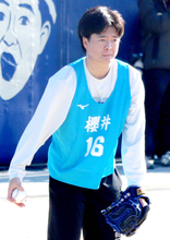 【中日】ドラフト２位・桜井頼之介が１軍キャンプスタート　井上監督の前で初のブルペン入り「はつらつとしたプレーで頑張りたい」