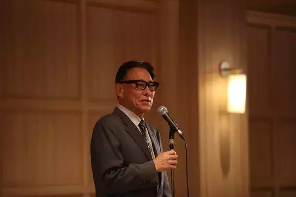 【ヤクルト】池山隆寛監督がＯＢ会であいさつ「カミカミ監督で今年は頑張っていきます」