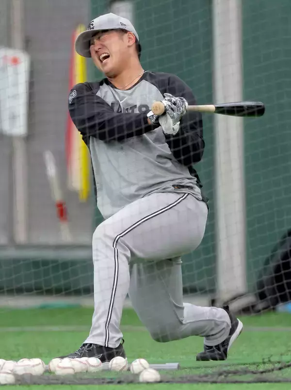 【巨人】阿部監督が愛の強化ティー打撃　石塚裕惺、絶叫もん絶「強化じゃないよ、サラン（愛）だよ」