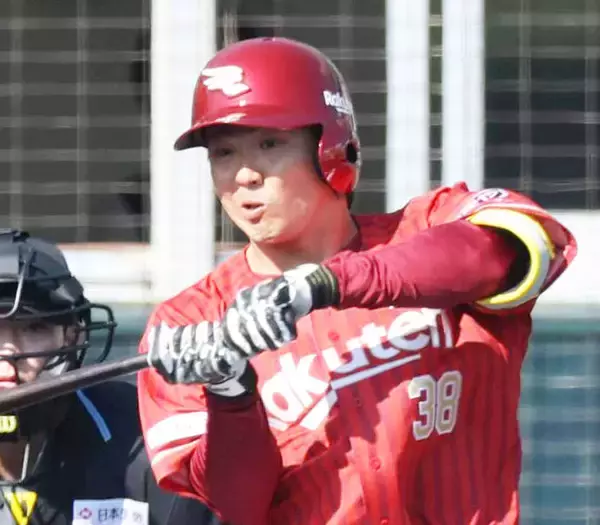 【楽天】現ドラ移籍の２７歳が“プレーボールホームラン”　自慢のパワーをアピール