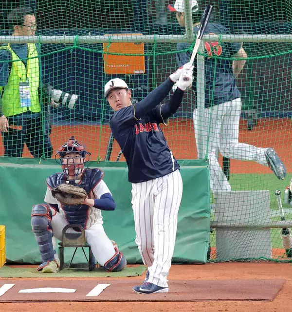 侍のメジャー組が“豪華競演”　吉田正尚、岡本和真、村上宗隆がフリー打撃で衝撃弾連発　どよめき止まらず