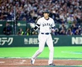 大谷翔平　たとえ当たってでも…抜けたスライダーに右肘出すしぐさ　執念四球で吉田正尚の逆転弾呼んだ