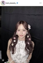 森香澄「ガルアワ」ＭＣで登場！髪にキラキラ花飾りでランウェイも！「ビジュ爆発してる…」「エレガント」「雰囲気変わった」