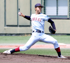 【大学野球】近大・宮原廉、最速１５１キロで７回２失点　関大・米沢友翔との投げ合いに敗れるも「楽しかったです」　スカウト４７人が視察　巨人は長野久義編成本部参与ら異例の１１人態勢