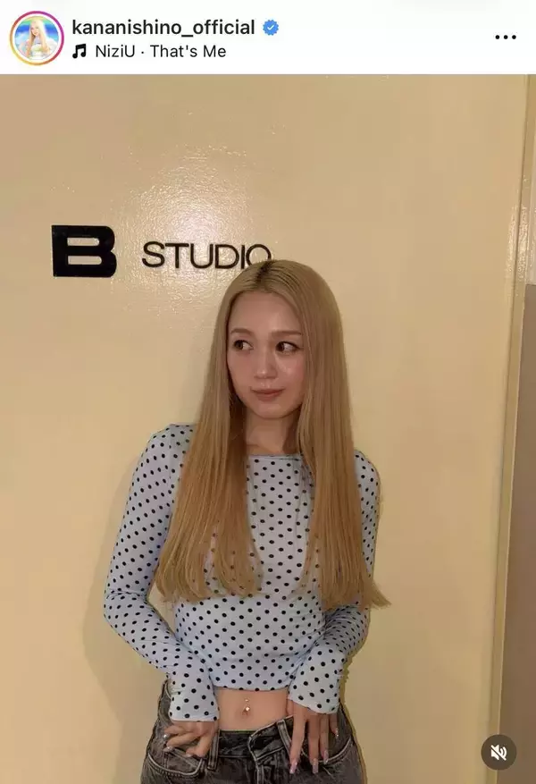 ３７歳の歌姫、大胆おなか＆へそピ見せ！「破壊力すごい」最新姿にくぎ付け「本当にママ？」西野カナに驚き
