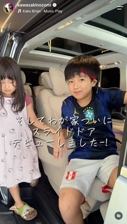 元ＡＫＢメンバー「メルセデス・ベンツＶクラス」納車！「ゲレンデ」と２台持ち…３児の母・川崎希「カッコいい」