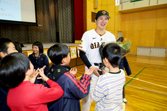 ２５年阿部巨人の出世頭が故郷の「顔」に　「御坊市の誇り」市長から泉口友汰に「大使」熱烈オファー　