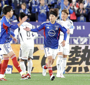 【Ｊ１百年構想リーグ】横浜ＦＭ、波乱の開幕戦…ＧＫ朴一圭が前半負傷交代　遠野大弥が復帰ゴールも前半だけで３失点