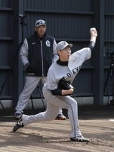 【巨人】２３１球！！　３年目左腕の森田駿哉がブルペンで熱投　阿部監督から熱血指導