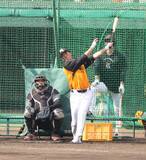 「【巨人】ベテランが超元気　坂本勇人、丸佳浩、松本剛が居残り特打　キャベッジも参加」の画像1
