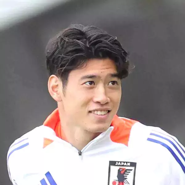 【Ｗ杯】右鎖骨骨折のＭＦ鈴木唯人が選出　左シャドー候補の復帰に森保一監督賭けた