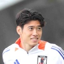【Ｗ杯】右鎖骨骨折のＭＦ鈴木唯人が選出　左シャドー候補の復帰に森保一監督賭けた