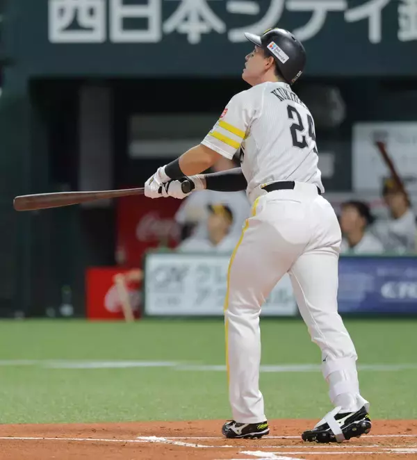 【ソフトバンク】栗原陵矢、初回の１８号先制２ランで通算１００号達成「自分のスイングができました」　セ・リーグ本塁打トップ・佐藤輝明の頭上を越える