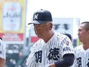 【甲子園】明徳義塾・馬淵監督、横浜－沖縄尚学に「気楽に見れるわ、もう！」１回戦突破なら次戦対戦予定もサヨナラ敗退で実現せず…監督続投には意欲「あと２年」