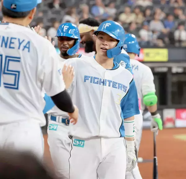 【日本ハム】快勝で２位西武とゲーム差なし　今季初スタメンマスクの郡司裕也が５号２ラン＆好守で貢献