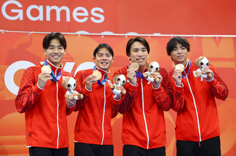 【競泳】史上初！　日本男子、アジア大会のリレー３種目全てで日本新の偉業　１９歳・村佐達也は５種目で日本記録保持者に