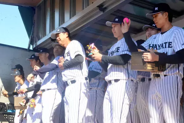 【ハヤテ】豆まきで前阪神・野口恭佑外野手らが邪気気払い…観客も大盛り上がり、サインやお菓子で子どもたちは笑顔に