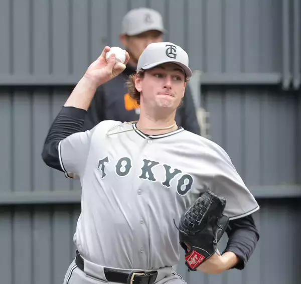 【巨人】新外国人ウィットリーが初プルペンで１５３キロ！衝撃の投球をレポート【キャンプ報知】