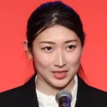 まるで「女優」池江璃花子、お団子ヘアで印象ガラリ」「あ！可愛い」「水の妖精から　雪の妖精へ」「本当にきれい」近影が話題に