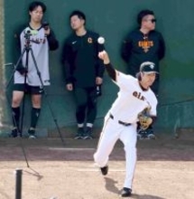 【巨人】西舘勇陽が２度目の座った捕手へ投球「まだ自分は開幕していないので」山崎伊織と助け合い調整