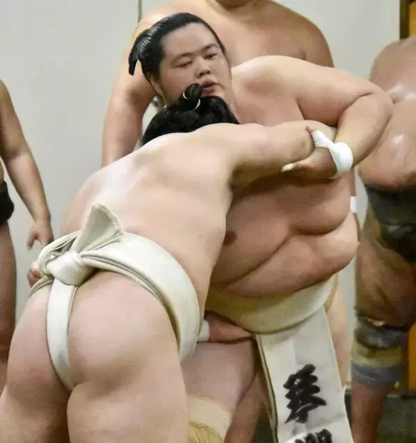 パリ公演で総合Ｖの大関・琴桜、帰国の翌日から即始動　滞在したフランスはエムバペ２発でＷ杯好発進「点を入れて盛り上がっていた」