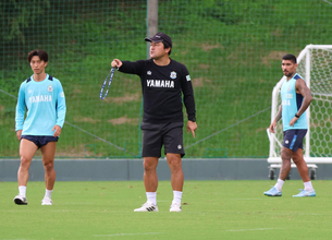 Ｊ２磐田　１０日にホーム・札幌戦　秋葉忠宏監督「０点に抑える意識を」１１対１２の変則紅白戦も実施
