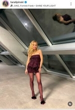 １５歳で金のタラ・リピンスキーさん　美魔女な近影に衝撃「とてつもなくかわいい」「オーマイガー」４３歳