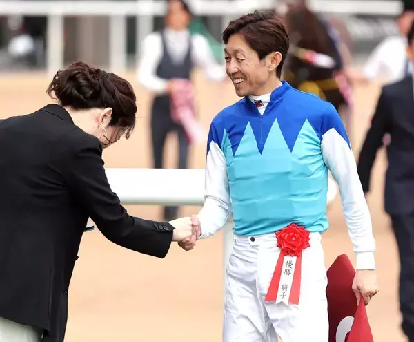 【読売マイラーズＣ】武豊騎手が１８年５か月ぶりの２日連続重賞勝利　２４年２歳マイル王アドマイヤズームを復活に導く