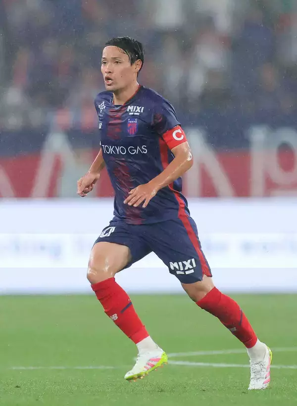 今季限りで契約満了のＭＦ東慶悟は涙　最終戦勝利で飾れずも主将マーク巻き奮闘「大好きなクラブで１４年、プレーしたのは誇り。またいつか戻ってきたい」