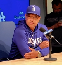 大谷翔平の“左膝問題”は「完全に乗り越えたとは言わない」　ロバーツ監督が言及　“復帰登板”は「注意深く見ていく」