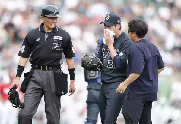 【オリックス】“鉄腕アレン”九里亜蓮、タラリにヒヤリ　鼻血か…ベンチ裏で処置して続投