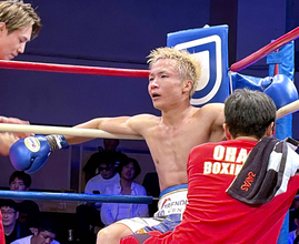 【ボクシング】幼なじみの井上尚弥も最前列で声援　元Ｊリーガー・山口聖矢が逆転ＫＯ負け「まだ人生はある。いろいろ考えながらやっていきたい」  　