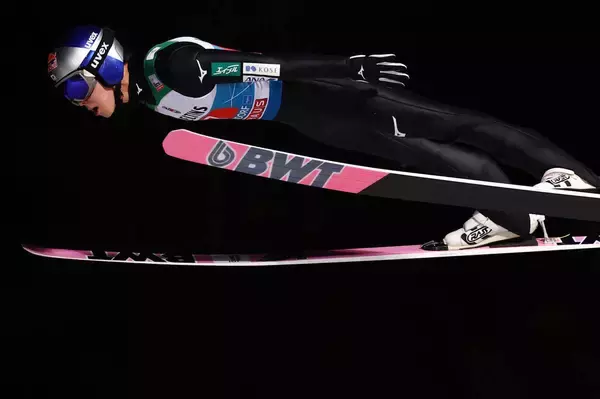 【ジャンプＷ杯】４度目の総合優勝を狙うエース小林陵侑は６位　伝統のジャンプ週間が開幕　二階堂蓮は１３位