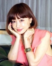 平子理沙　現在の姿に衝撃「足が１０代」「綺麗だなぁ」「ドストライクすぎます」今月５５歳