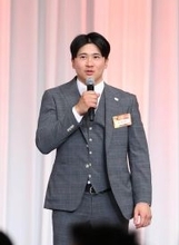 【巨人】泉口友汰「リーグ優勝、日本一を必ず達成できるように」激励会に参加