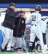 【巨人】阿部監督、来日初勝利のウィットリーの登録抹消は「まだ分からない。明日次第」…一問一答