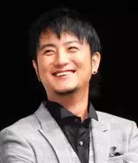 「めっちゃ美人さん」上地雄輔　母を顔出し公開し騒然！「ビックリするほど綺麗」「受け継いでますね」