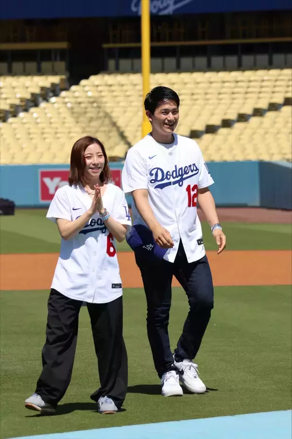 『りくりゅう』が山本、佐々木、ロバーツ監督らと初対面「本当にうれしかった」　ドジャースタジアムで“リフト投法”披露でどよめき