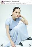 「綾瀬はるか、美背中パックリ！「どの角度も美しい」大胆ワンピにファンくぎ付け「悶絶級の美肌」「美おでこ」」の画像1