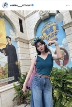 「隠れミッキー探して」美人タレントが東京ディズニーシーを満喫！「可愛い過ぎます」「ネイル綺麗」松井咲子が投稿